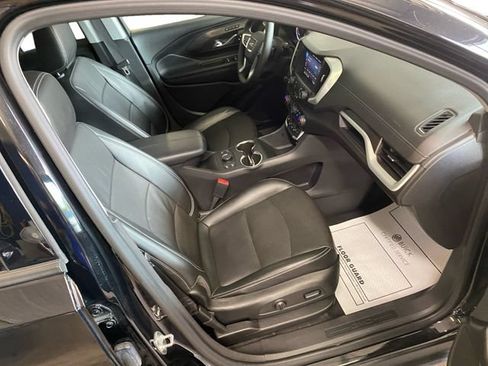 Used 2024 GMC Terrain SLT AWD/4WD image 17