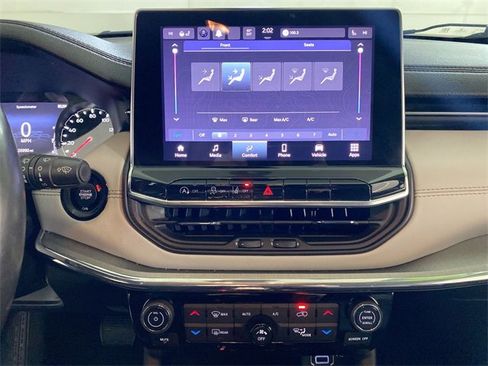 Used 2022 Jeep Compass Limited image 38