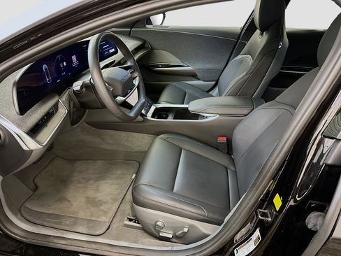 Used 2024 Lucid Air Touring image 13