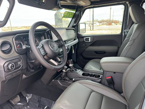 New 2026 Jeep Gladiator Mojave image 17