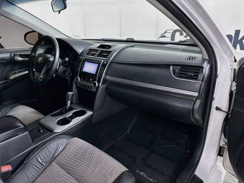 Used 2012 Toyota Camry SE FWD image 30