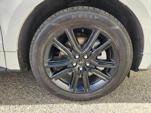 Used 2024 Ford Edge ST-Line w/ Class II Trailer Tow Package image 22