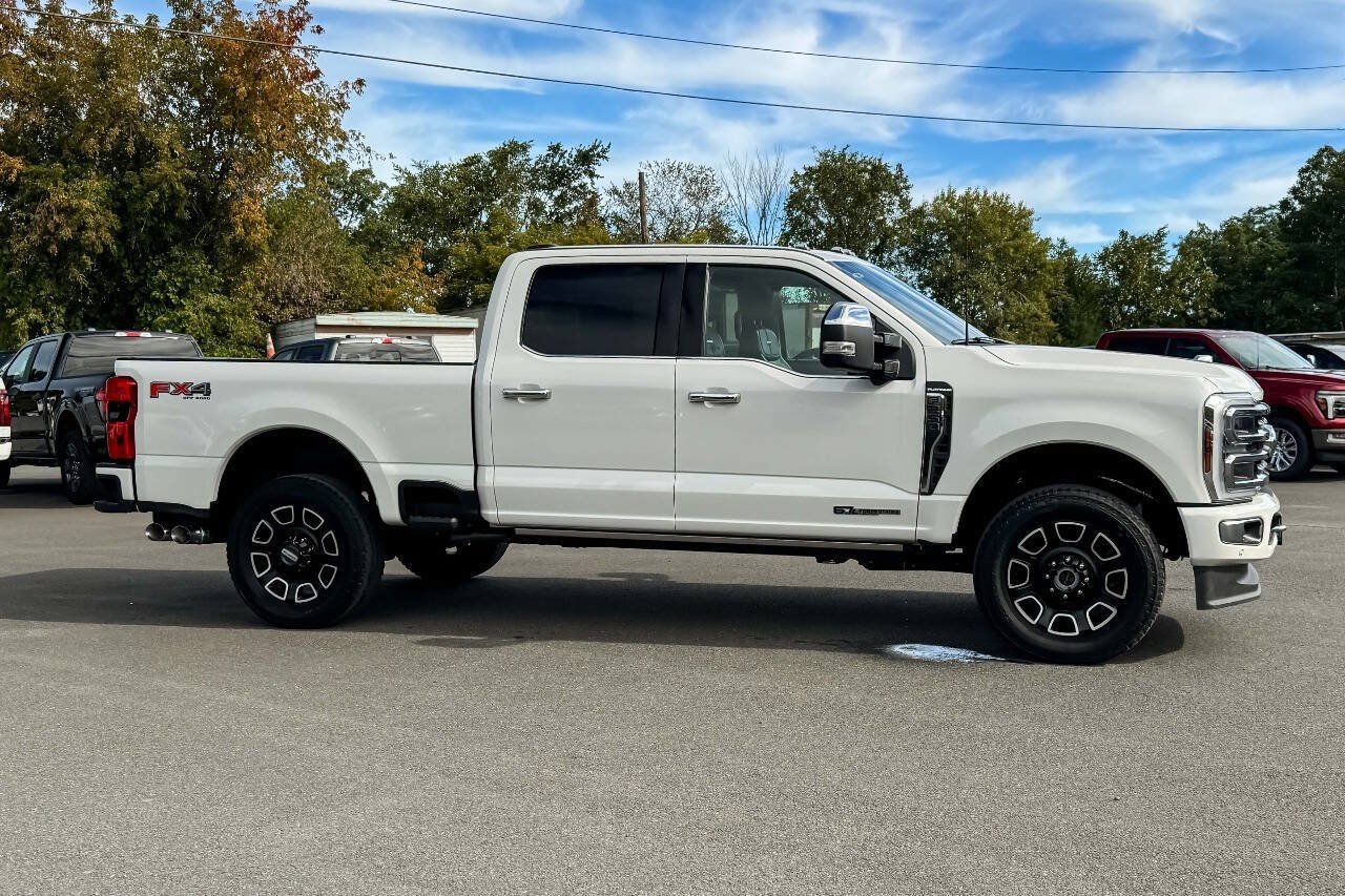 Used 2024 Ford F250 Platinum w/ FX4 Off-Road Package AWD/4WD image 2