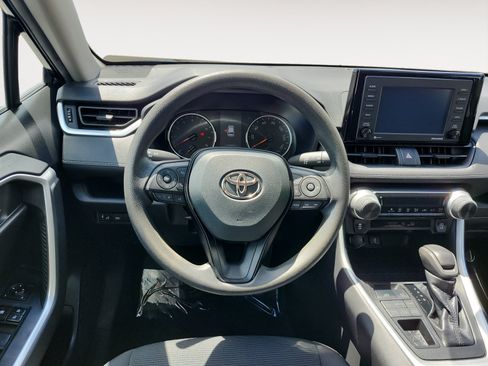 Used 2021 Toyota RAV4 LE AWD/4WD image 13