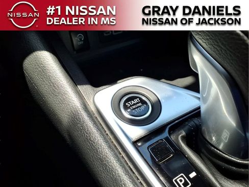 Used 2024 Nissan Sentra SV FWD image 15