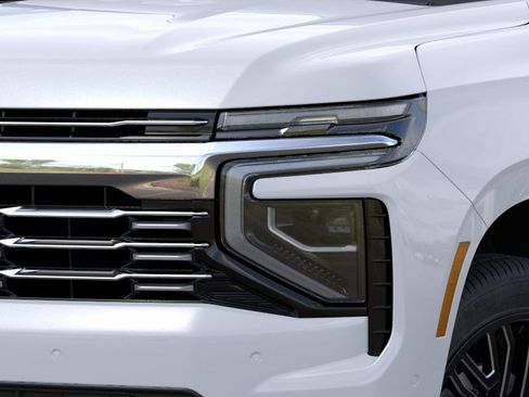 New 2026 Chevrolet Suburban Premier image 20