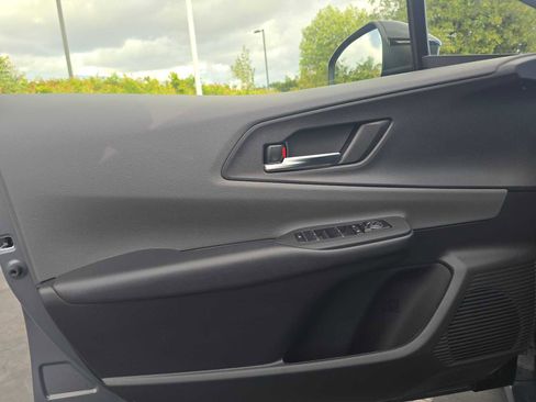 Used 2025 Toyota Prius XLE image 21