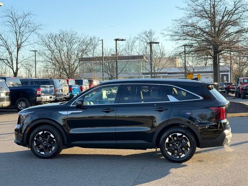 Used 2025 Kia Sorento S image 10