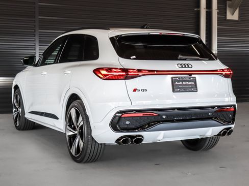 New 2025 Audi SQ5 Prestige image 2