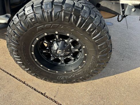 Used 2016 Jeep Wrangler Unlimited Rubicon w/ Connectivity Group image 14