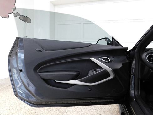 Used 2018 Chevrolet Camaro SS RWD image 27