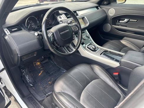 Used 2017 Land Rover Range Rover Evoque SE image 11