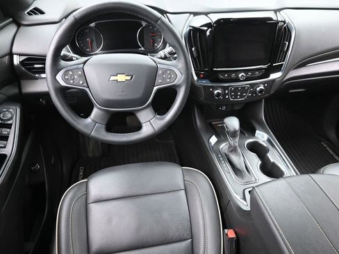 Used 2023 Chevrolet Traverse Premier image 15