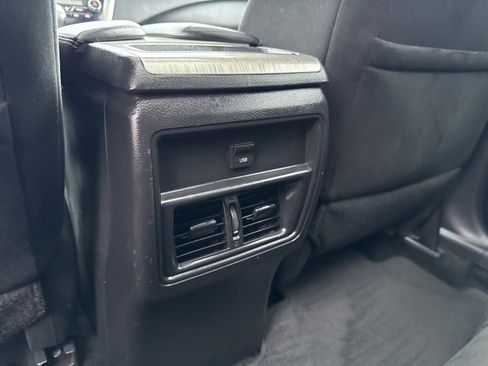 Used 2018 Nissan Murano SV image 21