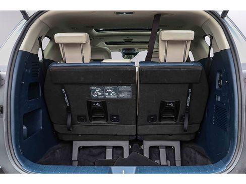 Certified 2025 Kia Carnival SX Prestige FWD image 25