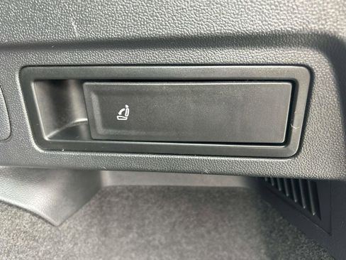 Used 2022 Volkswagen Tiguan SEL R-Line AWD/4WD image 13