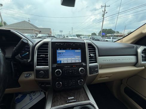 Used 2018 Ford F350 Lariat w/ Lariat Ultimate Package AWD/4WD image 16