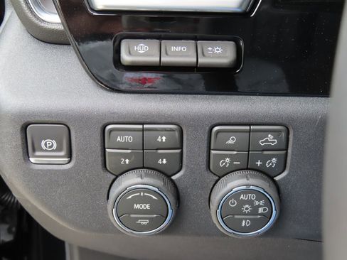 New 2026 Chevrolet Silverado 1500 High Country AWD/4WD image 16