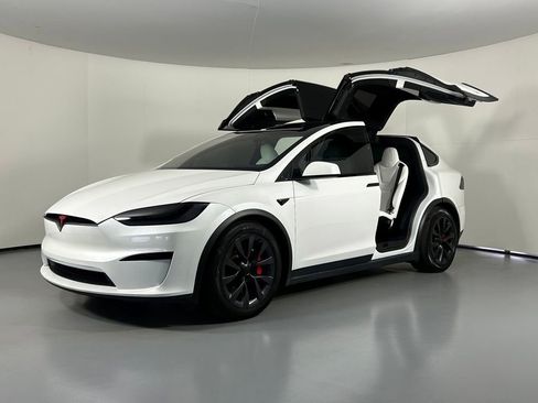 Used 2023 Tesla Model X Plaid AWD/4WD image 3