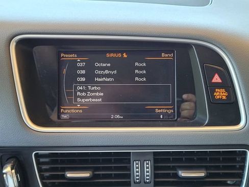 Used 2016 Audi Q5 2.0T Premium Plus w/ Technology Package AWD/4WD image 24