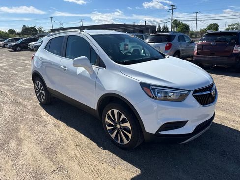 Used 2022 Buick Encore Preferred w/ Safety Package AWD/4WD image 4