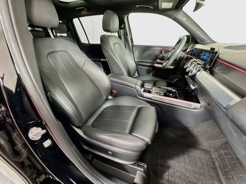 Used 2023 Mercedes-Benz GLB 250 image 36