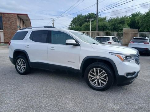 Used 2019 GMC Acadia SLE FWD image 1