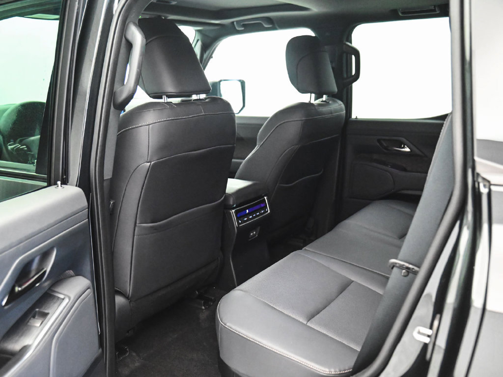 Used 2024 Lexus GX 550 w/ Accessory Package (31) AWD/4WD image 29