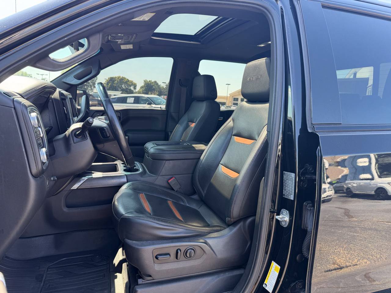 Used 2019 GMC Sierra 1500 AT4 w/ AT4 Premium Package AWD/4WD image 5