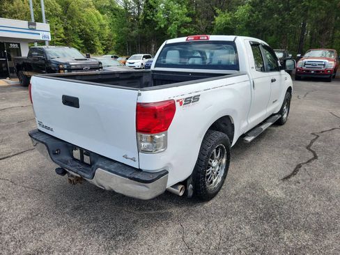 Used 2013 Toyota Tundra 4x4 Double Cab w/ SR5 Pkg image 8