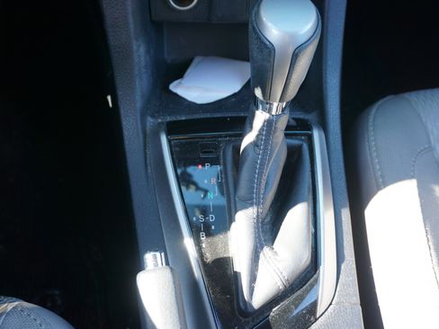 Used 2016 Toyota Corolla LE image 9