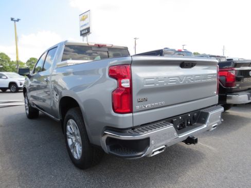 Used 2025 Chevrolet Silverado 1500 LTZ w/ Technology Package AWD/4WD image 28