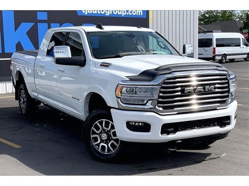 Used 2024 RAM 2500 Limited AWD/4WD image 2