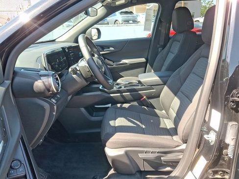 Used 2026 Chevrolet Equinox LT FWD image 10