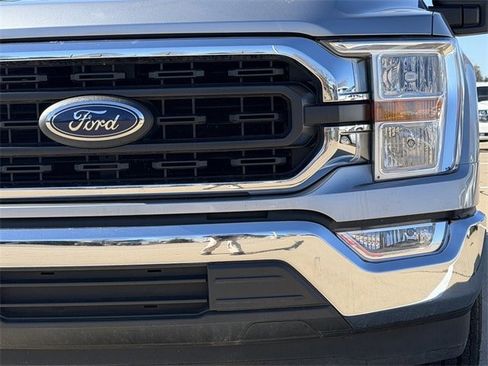 Used 2021 Ford F150 XLT w/ Trailer Tow Package image 8