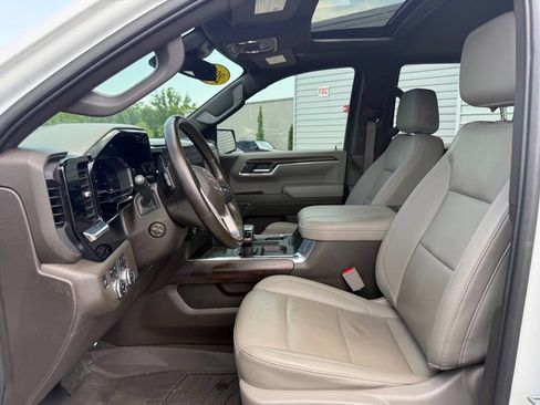 Used 2023 GMC Sierra 1500 SLT w/ SLT Premium Package AWD/4WD image 28