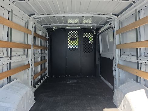 Used 2025 RAM ProMaster 2500 w/ U-Haul Equipment Group FWD image 6