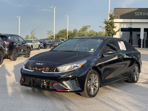 Certified 2024 Kia Forte GT-Line image 3