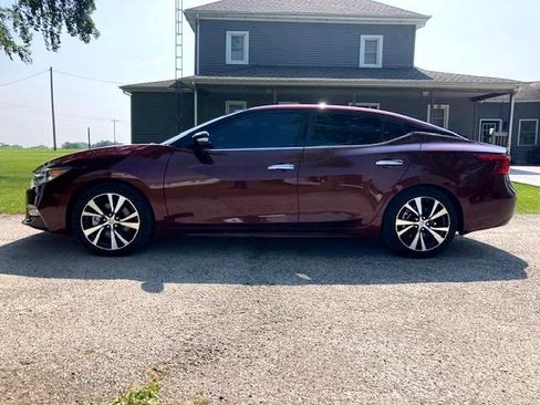 Used 2017 Nissan Maxima Platinum image 2