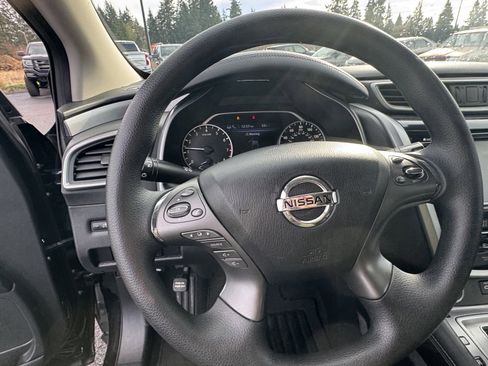 Used 2021 Nissan Murano S image 18