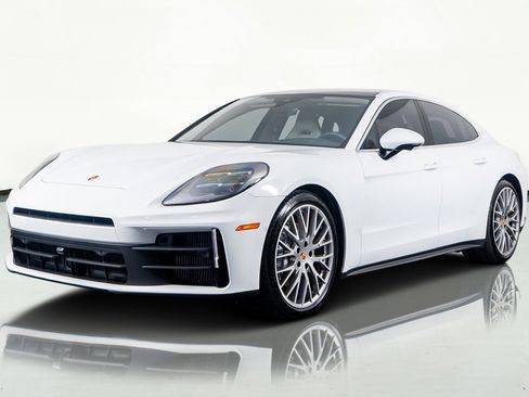 Used 2024 Porsche Panamera 4 w/ Premium Package image 6