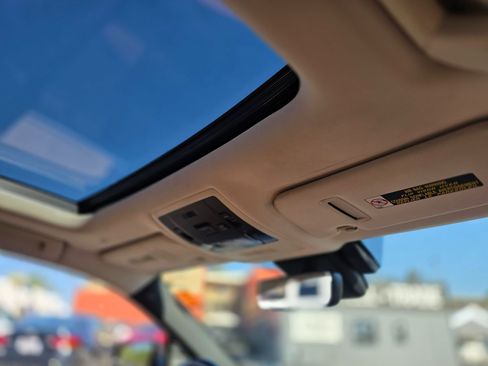 Used 2019 Lexus UX 250h AWD image 12