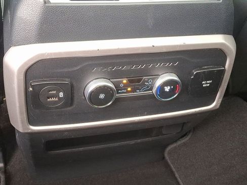 Used 2022 Ford Expedition Max XLT image 11