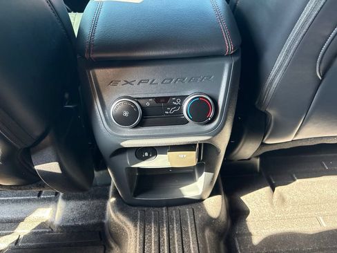Used 2025 Ford Explorer ST-Line RWD image 15