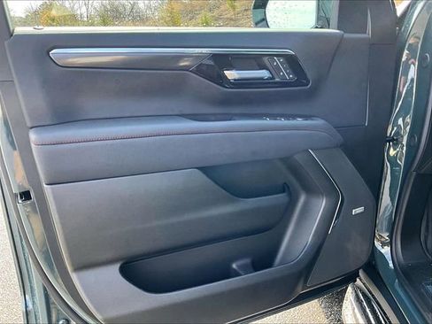 New 2026 Chevrolet Suburban RST image 25