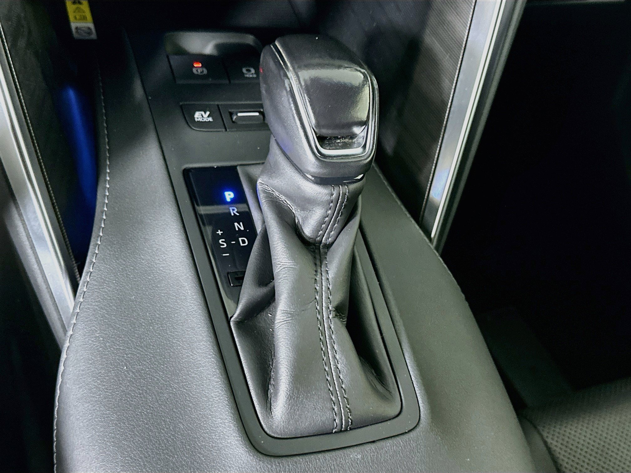 Used 2021 Toyota Venza Limited w/ Carpet Mat Package (TMS) AWD/4WD image 25