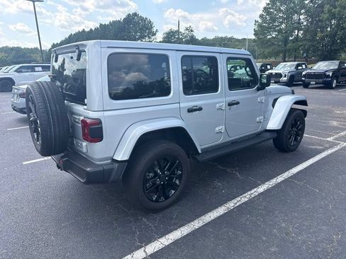 Used 2024 Jeep Wrangler Unlimited Sahara w/ Safety Group AWD/4WD image 4