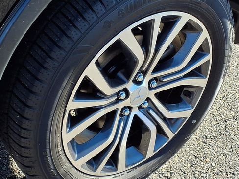 Used 2017 Mitsubishi Outlander SE image 17