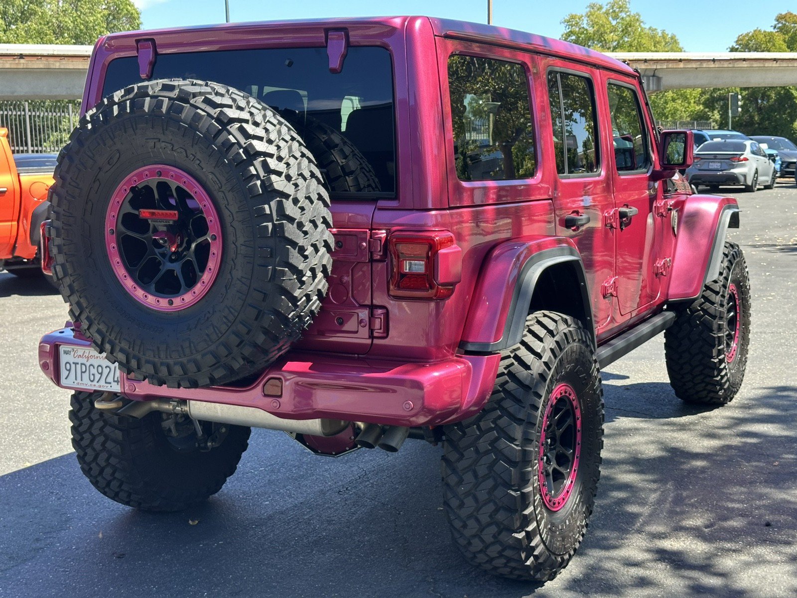 Used 2022 Jeep Wrangler Unlimited Rubicon 392 w/ Xtreme Recon 35" Tire Package AWD/4WD image 9