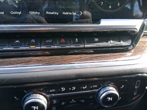 Used 2022 GMC Sierra 1500 SLE image 19